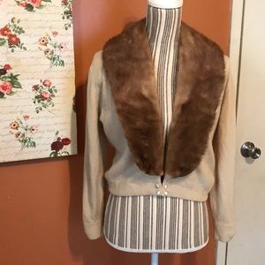 Vintage 📺 Cashmere Sweater w/ Fur Collar